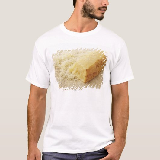 Voeding, voedsel en Drink, kaas, parmesaan, gemale T-shirt (Voorkant)