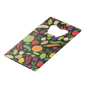 Voedsel op zwarte achtergrond creditkaart flessenopener (Voorkant Gekanteld)