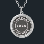 Voeg Business Logo toe Eenvoudige promotie Zilver Vergulden Ketting<br><div class="desc">Verhoog uw merkidentiteit met ons verzilverde ketting op maat, een verbluffend accessoire dat stijl en professionaliteit naadloos combineert. Laat uw unieke zakelijke logo zien in elke denkbare vorm, zorgvuldig vervaardigd tot in de puntjes en elegant opgehangen aan een glanzende verzilverde ketting. Dit zijn niet alleen sieraden; het is een draagbaar...</div>