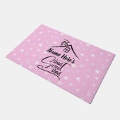 Voeg de naam Shed Sweet Shed Pink White Floral toe Deurmat (Schuin)