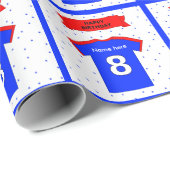 Voeg de naam van het 8-jarig t-shirt toe cadeaupapier (Rol Hoek)