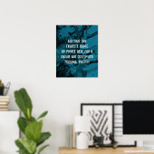 Voeg een aangepaste zwarte inktmozaïekblauw Citaat Poster (Thuiskantoor)