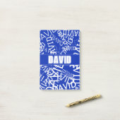 Voeg elke naam, naamcollage toe in blauw en wit post-it® notes (Op bureau)