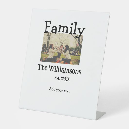 Voeg familienaam foto jaar rustieke  sjabloon reclamebord met voetstuk (Voorkant)