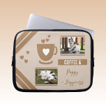 Voeg foto's toe als koffiezetje bruin beige laptop sleeve<br><div class="desc">Een cadeauidee voor laptophoes. Dier- en koffieliefhebber. Vervang de 2 foto's met uw en voeg een naam toe. Bruin en beige.</div>