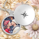 Voeg hier je Romantic Flirty Afbeelding aan toe Locket Ketting<br><div class="desc">Schattig aandenken cadeau voor Valentijnsdag,  een jubileum of bruiloft. Voeg het afbeelding van het paar toe aan dit medaillon in de persoonlijke ruimte.</div>