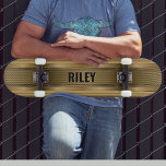 Voeg Initialen toe, Metallic Gold Strips Skateboar Persoonlijk Skateboard<br><div class="desc">Voeg om het even welke naam of initialen toe u op dit geweldige ontwerp wilt - zie mijn opslag voor veel meer gepersonaliseerde skateboard design en Skateboard T-Shirts,  Hoodies,  Backpacks,  Blankets en meer.</div>
