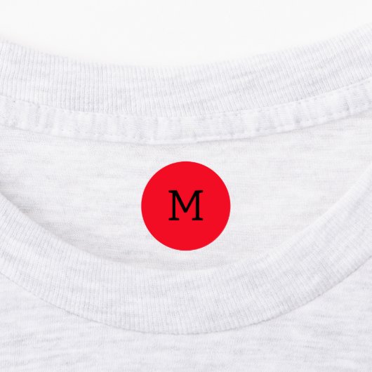 Voeg initiële effen rood toe labels (Aangebracht)
