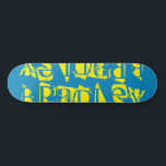 Voeg je eigen aangepaste naam aan aangepast Geel B Persoonlijk Skateboard<br><div class="desc">Voeg Uw Eigen Aangepaste Naam van de Douane toe de eigenschappen van het Skateboard uw gepersonaliseerde naam in moderne gele typografie op een eenvoudige blauwe achtergrond. Personaliseer door de tekst in het verstrekte tekstvakje uit te geven. Geef een aangepast geschenk, een gepersonaliseerd skateboard aan je favoriete skateboarder voor Kerstmis, verjaardag...</div>