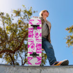Voeg je eigen aangepaste naam aan aangepast Hot Pi Persoonlijk Skateboard<br><div class="desc">Voeg Uw Eigen Aangepaste Naam van de Douane toe de eigenschappen van het Skateboard uw gepersonaliseerde naam in moderne hete roze typografie op een eenvoudige witte achtergrond. Personaliseer door de tekst in het verstrekte tekstvakje uit te geven. Geef een aangepast geschenk, een gepersonaliseerd skateboard aan je favoriete skateboarder voor Kerstmis,...</div>