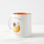 Voeg je eigen tekst persoonlijke pompoen toe tweekleurige koffiemok (Voorkant links)