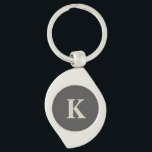 Voeg je initiaal toe om stijlvol te worden sleutelhanger<br><div class="desc">Stijlvolle grijs monogrammed sleutelhanger voor uw gepersonaliseerde geschenk. Pas het nu aan.</div>