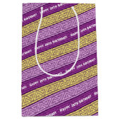 Voeg je leeftijd toe Happy Birthday Paarse Celtic  Medium Cadeauzakje (Voorkant)