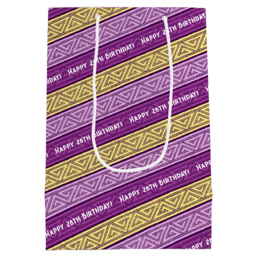 Voeg je leeftijd toe Happy Birthday Paarse Celtic  Medium Cadeauzakje (Achterkant)