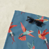 Voeg je Monogram toe | Retro Hummingbird Patroon Strandlaken (In situ)