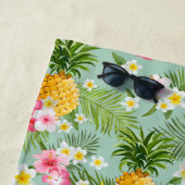 Voeg je Monogram toe | Tropische bloemen en ananas Strandlaken (In situ)