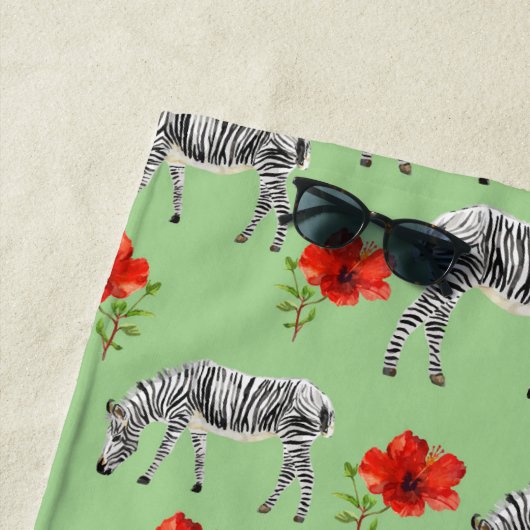 Voeg je Monogram toe | Zebras tussen Hibiscus Flow Strandlaken (In situ)