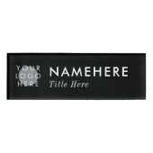 Voeg Logo Elegant Simple Bold Black Magnet Titel t Naambadge (Voorkant)