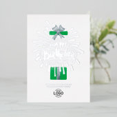Voeg Logo Groene Gift Fireworks Birthday toe Folie Uitnodiging (Staand Voorkant)