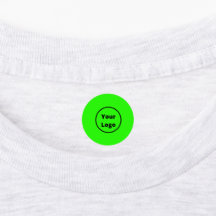 Voeg logo neon groene werknemerslabels toe
