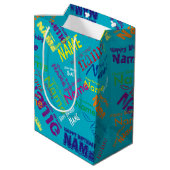Voeg Naam toe, Happy Birthday Medium Gift Bag Cadeauzakje (Achterkant Gekanteld)