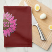 Voeg naamswijziging toe Ze heeft roze zonnebloem g Theedoek (Quarter Fold)