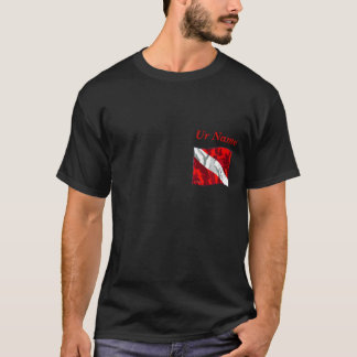 Voeg onze naam toe en geef de vlag van een duikvla t-shirt