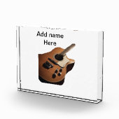 Voeg u tekst toe met een bruine akoestische gitaar fotoblokken (Rechts)