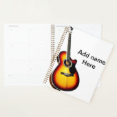 Voeg u tekst toe met een bruine akoestische gitaar planner (Display)