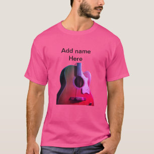 Voeg u tekst toe met een bruine akoestische gitaar t-shirt