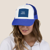 Voeg uw Afbeelding Logo White Royal Blue toe Trucker Pet (In situ)