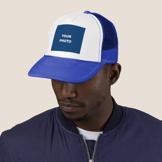 Voeg uw Afbeelding Logo White Royal Blue toe Trucker Pet (In situ)