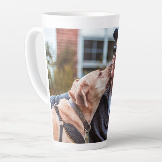 Voeg uw eigen aangepaste foto toe latte mok (Linkerhoek)