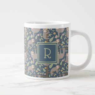 Voeg uw Initiaal toe   Cute Floral Sloth Pattern Grote Koffiekop