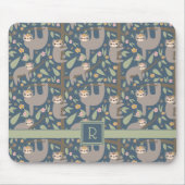 Voeg uw Initiaal toe | Cute Floral Sloth Pattern Muismat (Voorkant)