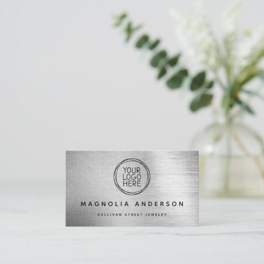 Voeg uw Logo Eenvoudige Zilvergeborsteld Metaal to Visitekaartje (Staand voorkant)
