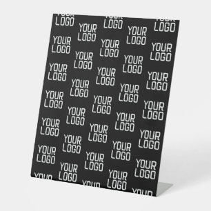 Voeg uw logo herhalend patroon bewerkbare sjabloon reclamebord met voetstuk