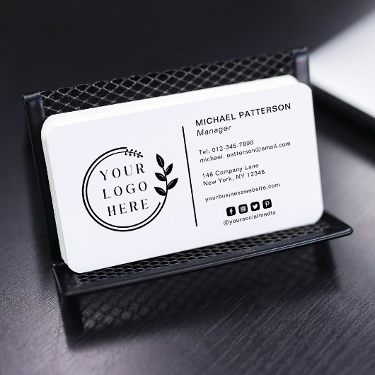 Voeg uw Logo sociale media QR Code Corporate toe Visitekaartje