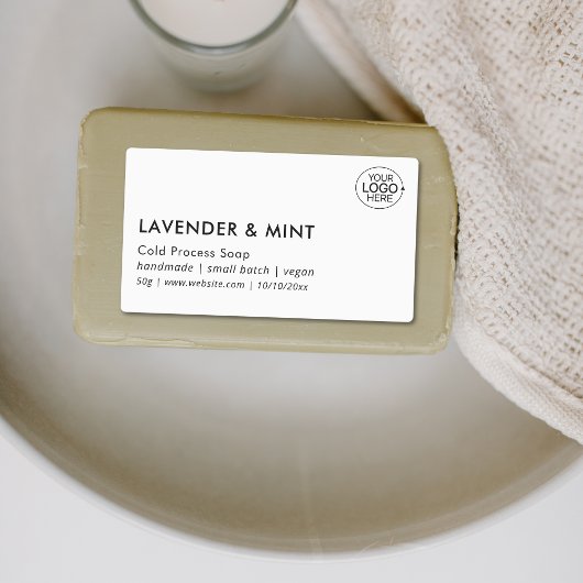 Voeg uw logo zwart-wit typografie product toe labels
