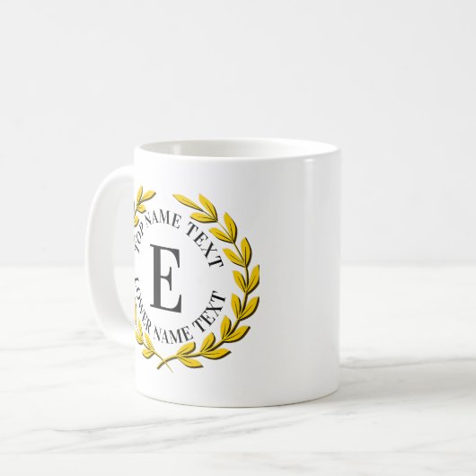 Voeg uw naam van het Initiaal of tekst Gold Wreate Koffiemok (Voorkant links)