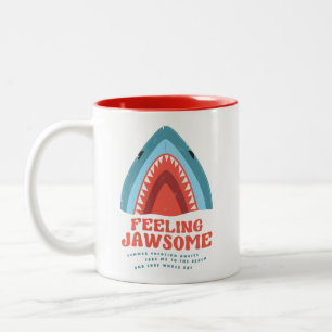 Voeling met Jawsome Shark Funny Summer Puns Tweekleurige Koffiemok