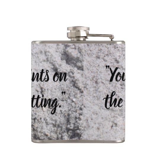 Voetafdruk op de zand-kolf heupfles (Achterkant)