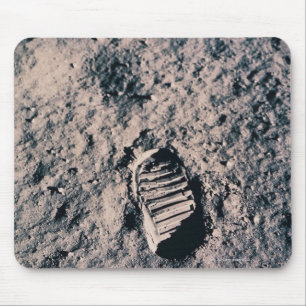 Voetafdruk op het landoppervlak muismat