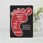 Voetafdruk Rode verjaardag op zwart Kaart (Staand voorkant)