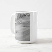 Voetafdrukken in de zand koffiemok (Voorkant links)