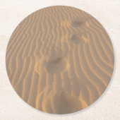 Voetafdrukken in het strand van Sand Dunes Ronde Kartonnen Onderzetter (Voorkant)
