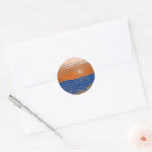 Voetafdrukken in het zand gedicht ronde sticker (Envelop)