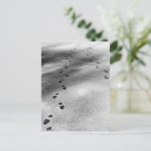 Voetafdrukken in sneeuw briefkaart (Staand voorkant)