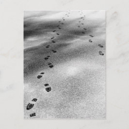 Voetafdrukken in sneeuw briefkaart