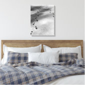 Voetafdrukken in sneeuw canvas afdruk (Insitu (Slaapkamer))
